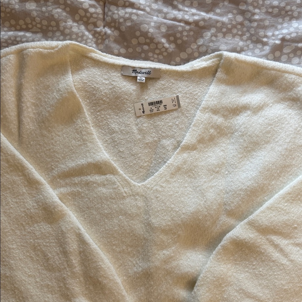 Madewell V-Neck Sweater. Brand new. - Picture 6 of 6